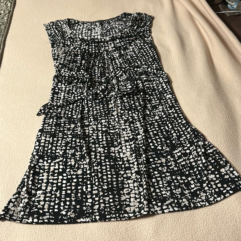 Daisy Fuentes knee length belted dress size L